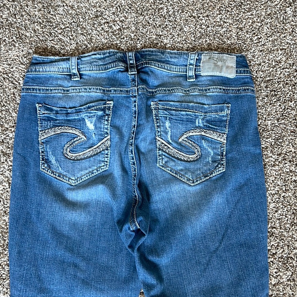 DISTRESSED Silver Jeans Suki Crops